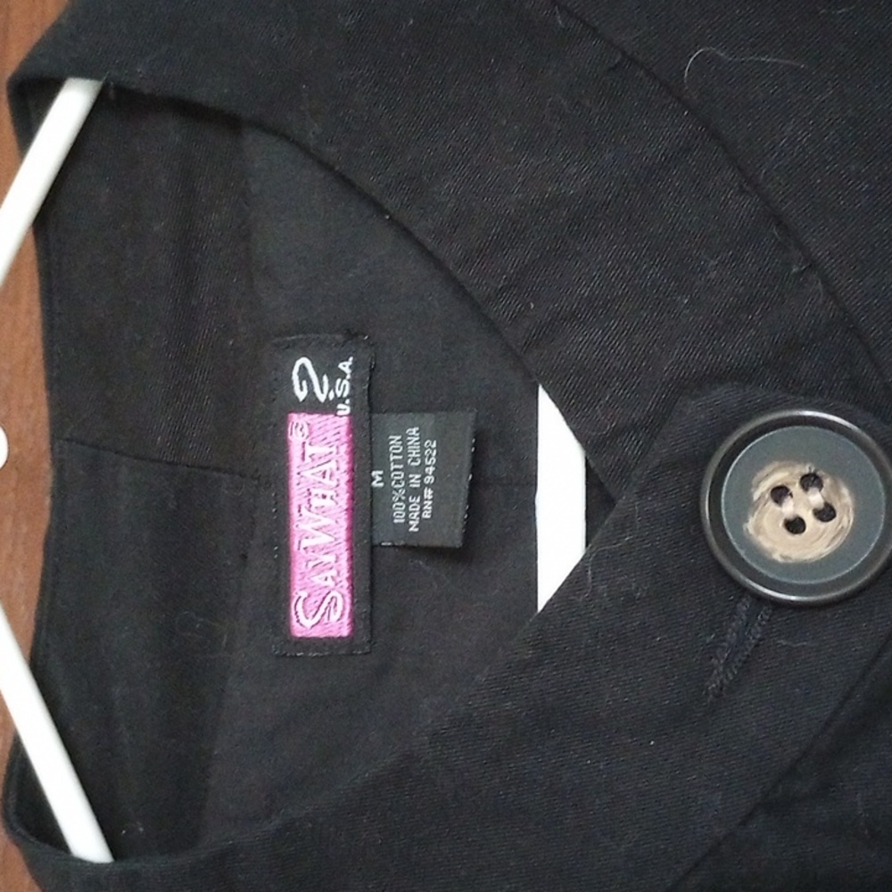 Stylish Collarless Black Jacket With Oversized Bu… - image 3